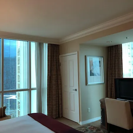 True 1Br Balcony Suite With Strip View At Mgm Signature-2